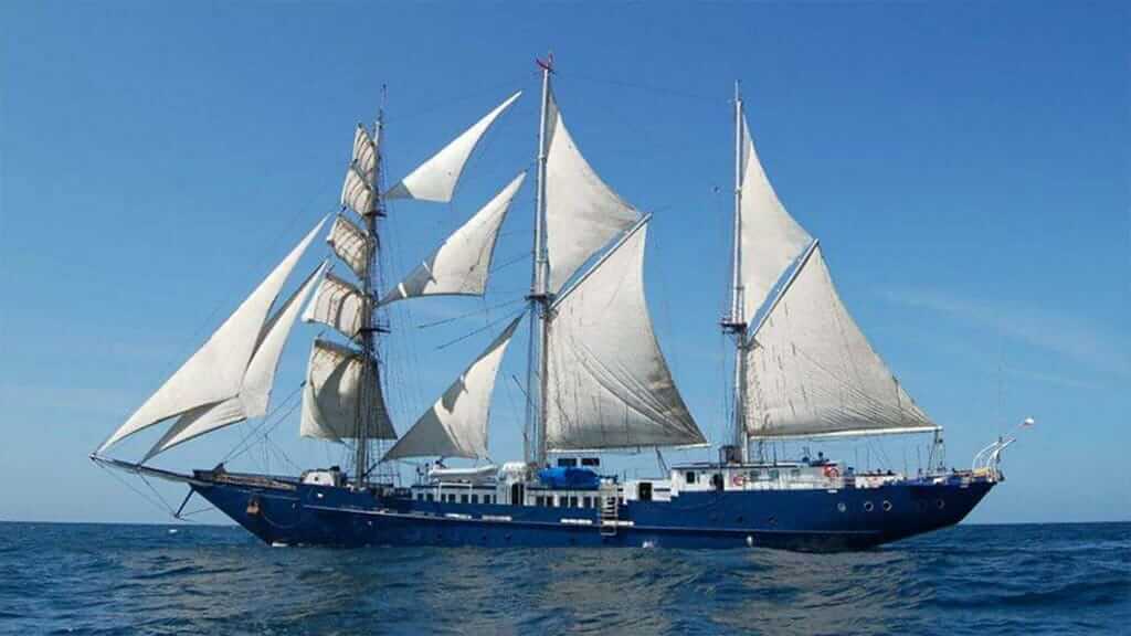 mary-anne-yacht-side-profile